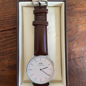 NWT "Classic Sheffield" Daniel Wellington Men’s watch